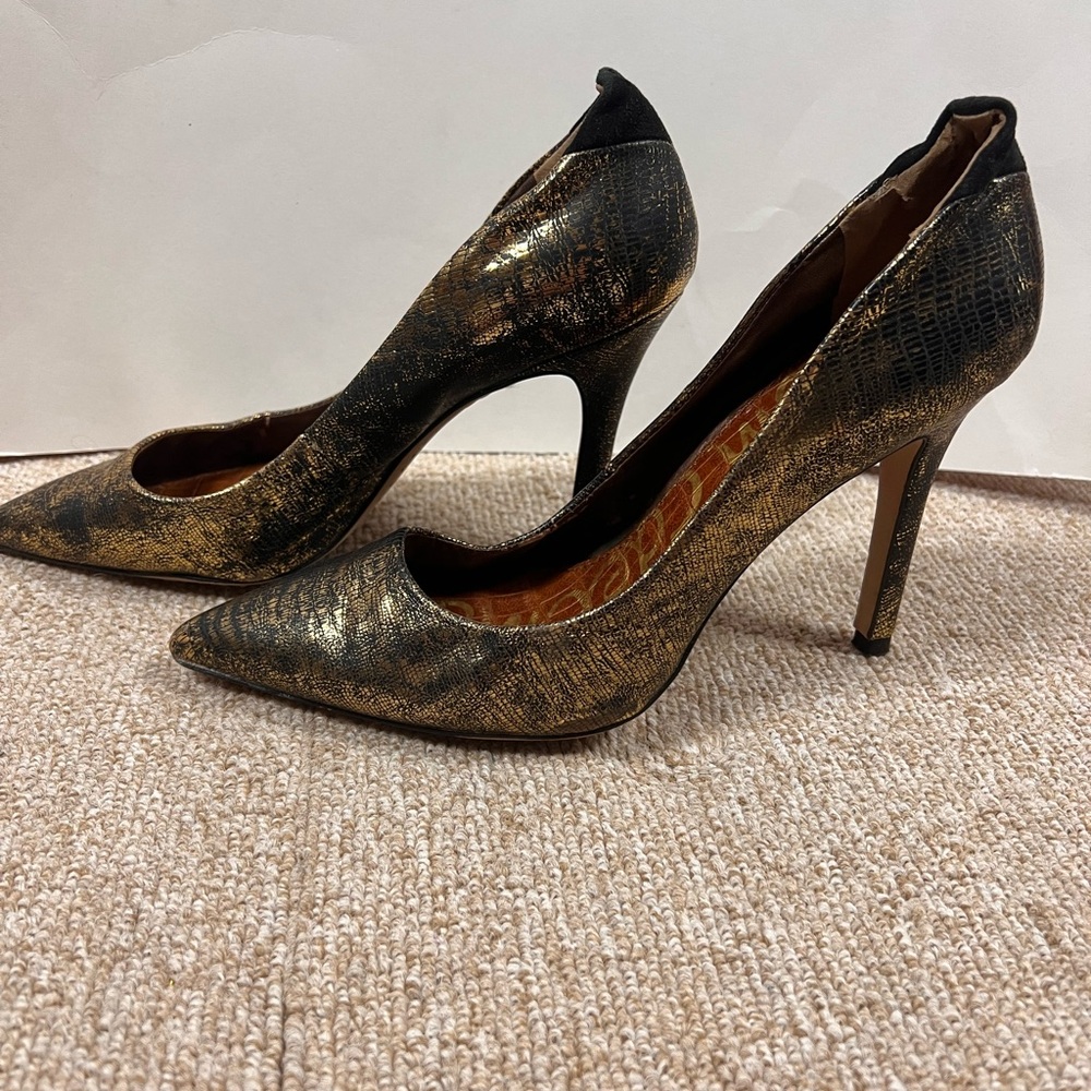 Sam Edelman Metallic Gold Heels - Picture 6 of 12